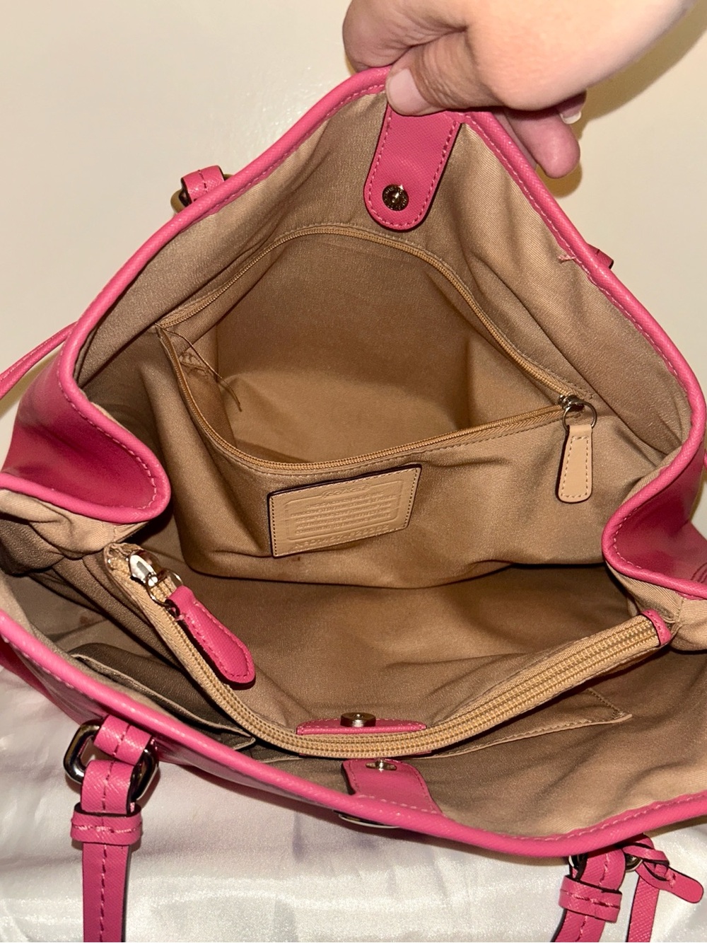 Coach Peyton Leather Drawstring Carryall Bag in the vibrant "Pomegranate" - Picture 12 of 12